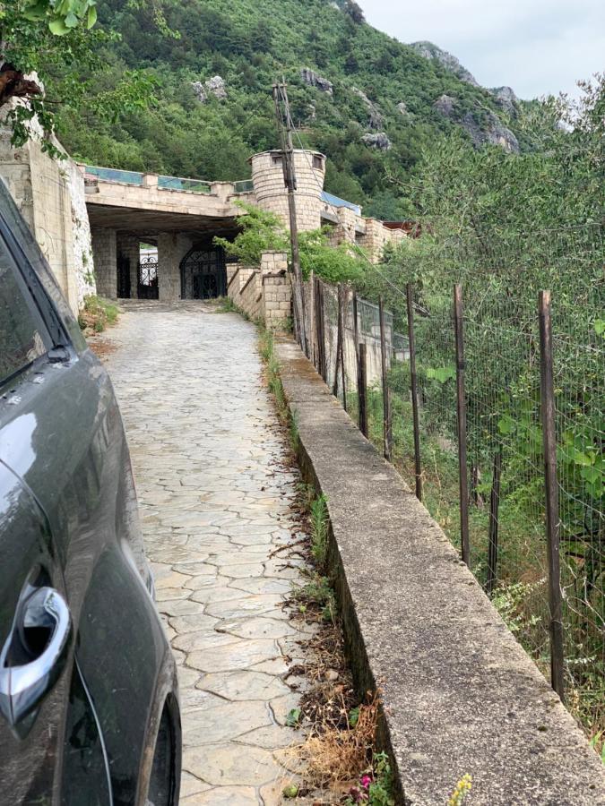 Villa Celaj “The Castle” Kruje Bagian luar foto